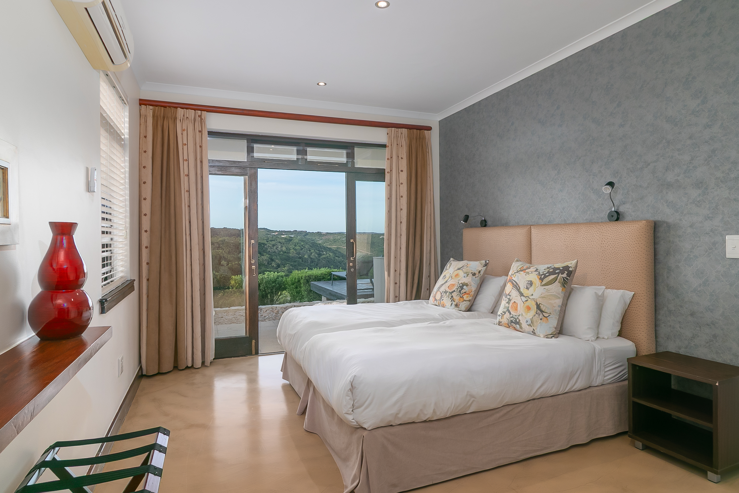 Bedroom or bathroom view of Villa On The 18th 5
