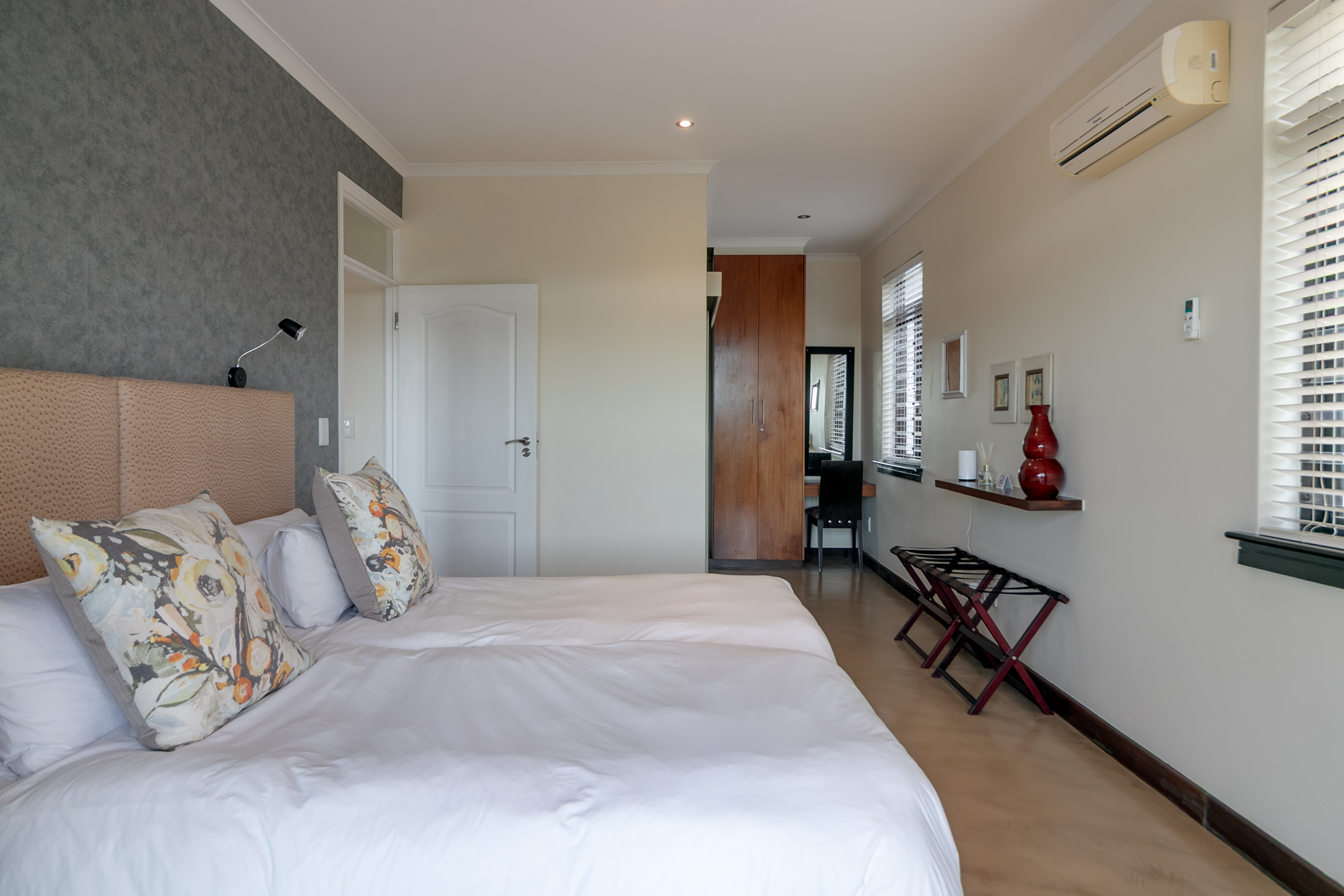 Bedroom or bathroom view of Villa On The 18th 6