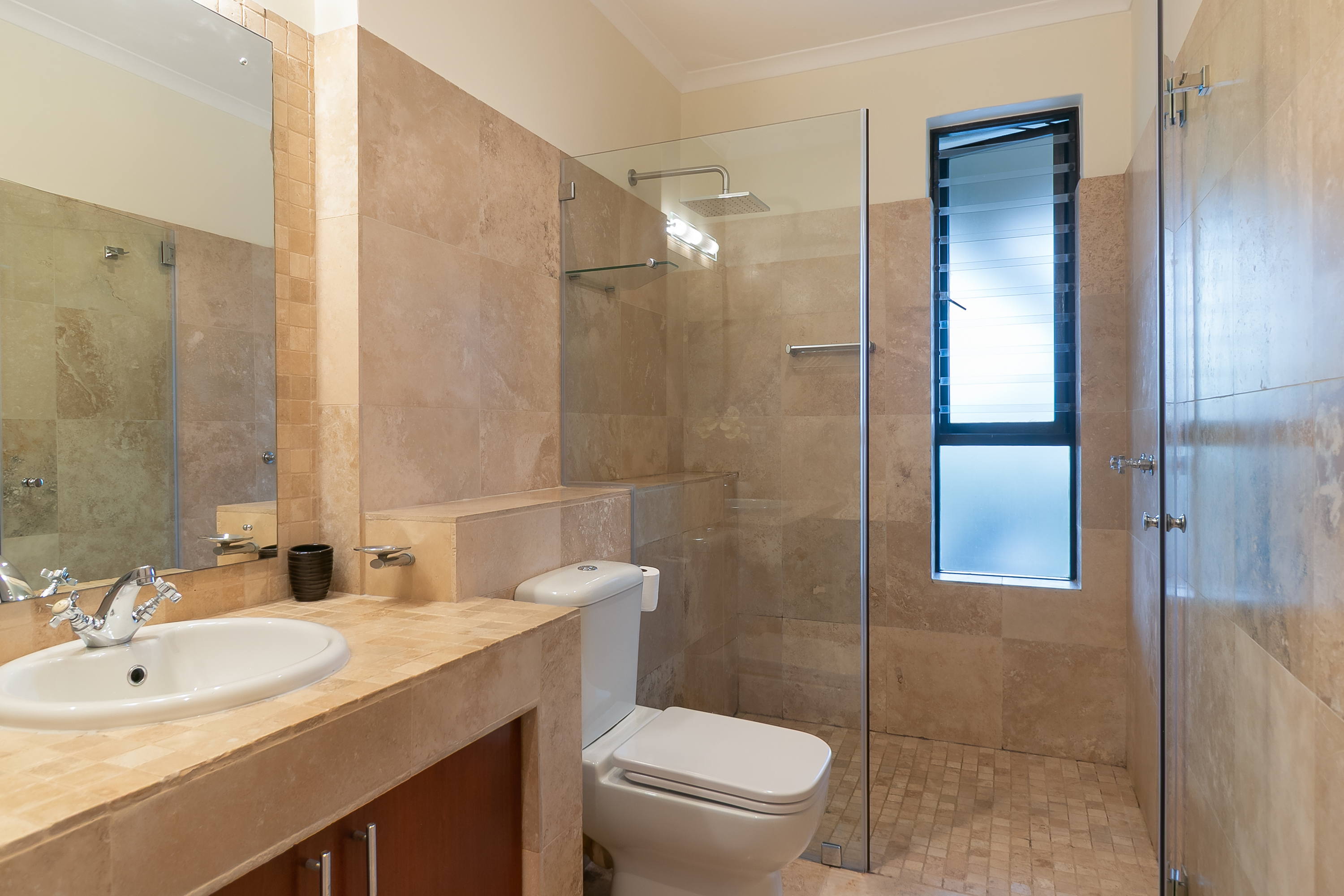 Bedroom or bathroom view of Villa On The 18th 7