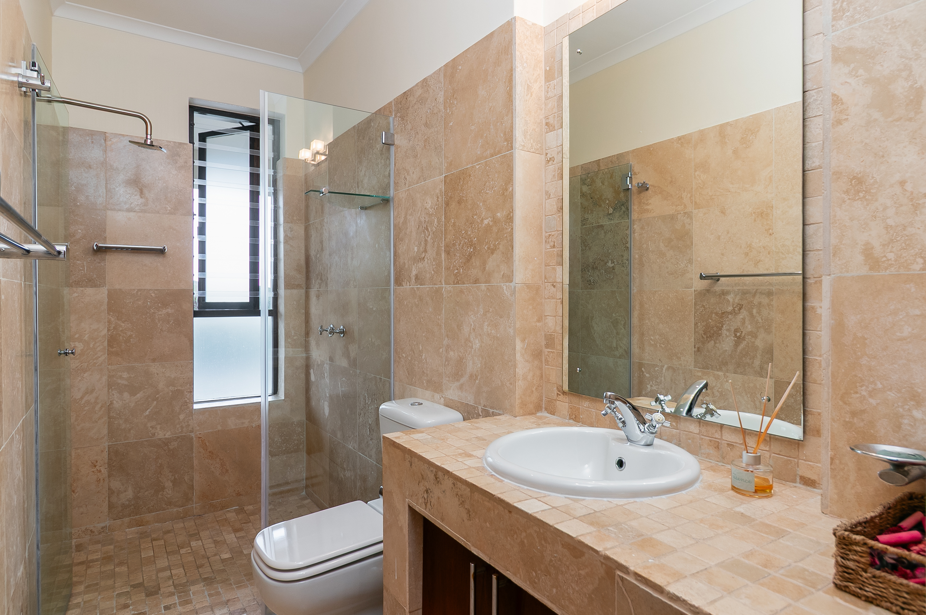 Bedroom or bathroom view of Villa On The 18th 8